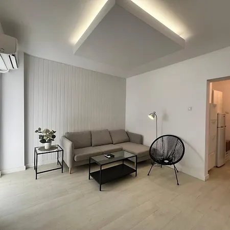 Daire Lazynest - Charming Near Cismigiu Park
