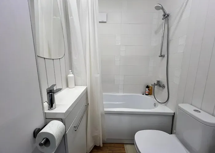 Lazynest - Charming Near Cismigiu Park Apartman