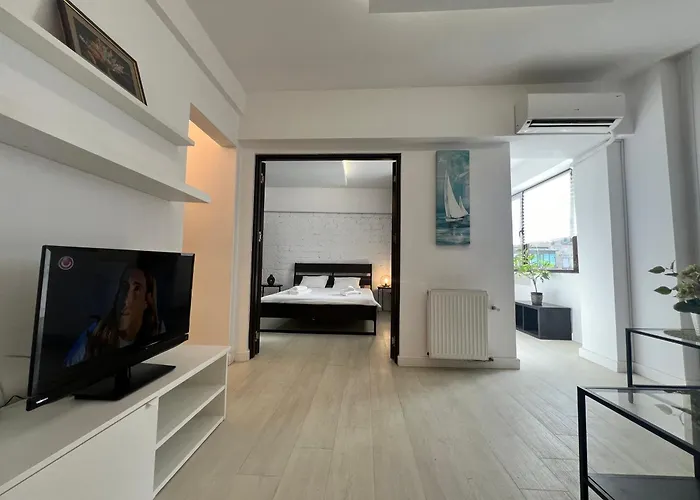 Lazynest - Charming Near Cismigiu Park 公寓 *